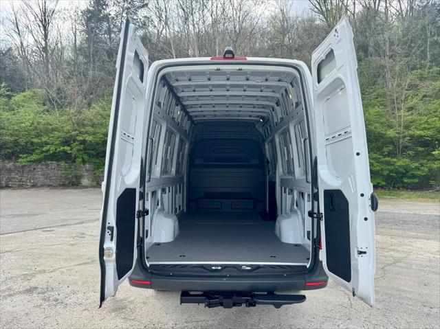 2025 Mercedes-Benz Sprinter 2500 High Roof 4-Cyl Diesel HO