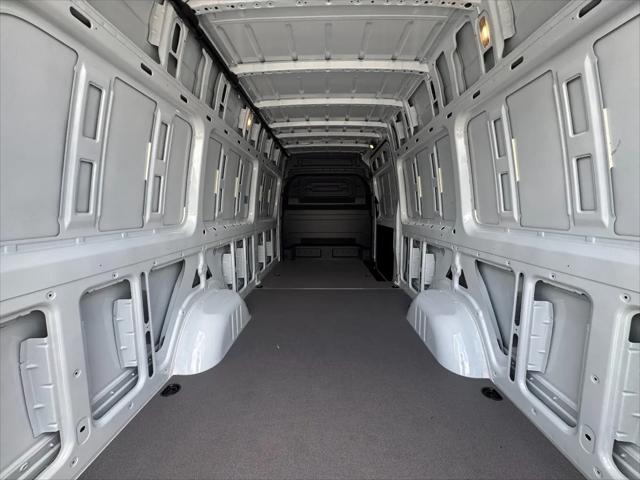 2025 Mercedes-Benz Sprinter 2500 High Roof 4-Cyl Diesel HO