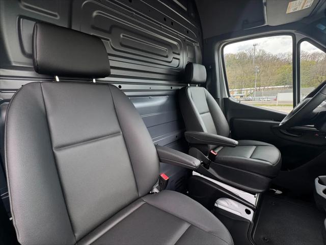 2025 Mercedes-Benz Sprinter 2500 High Roof 4-Cyl Diesel HO