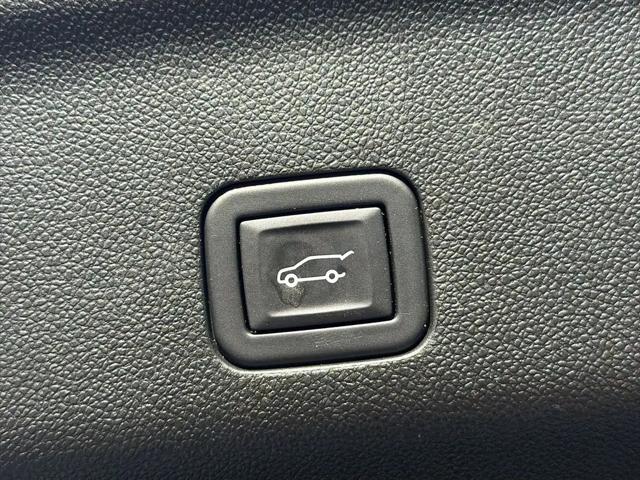 2024 GMC Yukon XL 4WD SLT