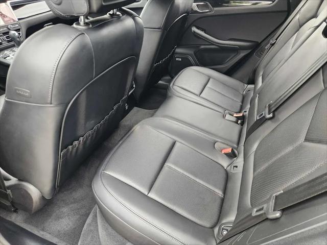2021 Porsche Macan Macan