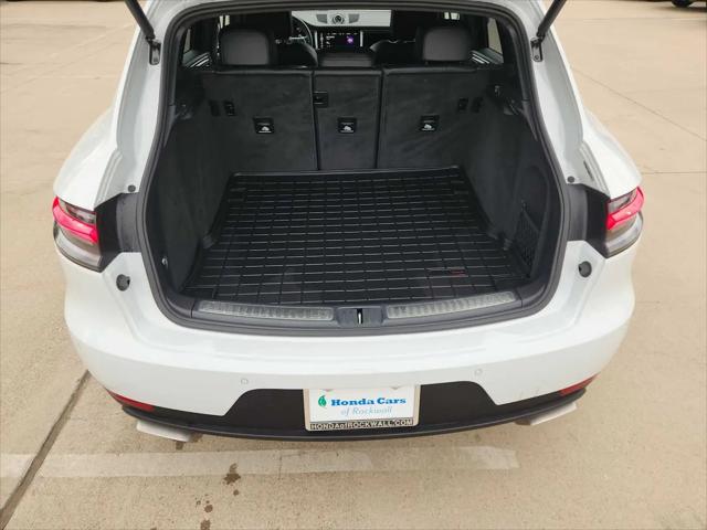 2021 Porsche Macan Macan