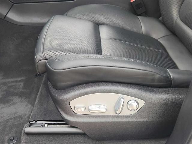2021 Porsche Macan Macan