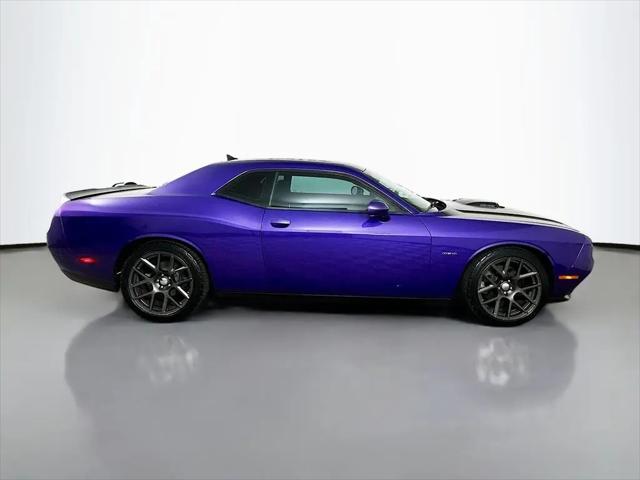 2016 Dodge Challenger R/T Shaker