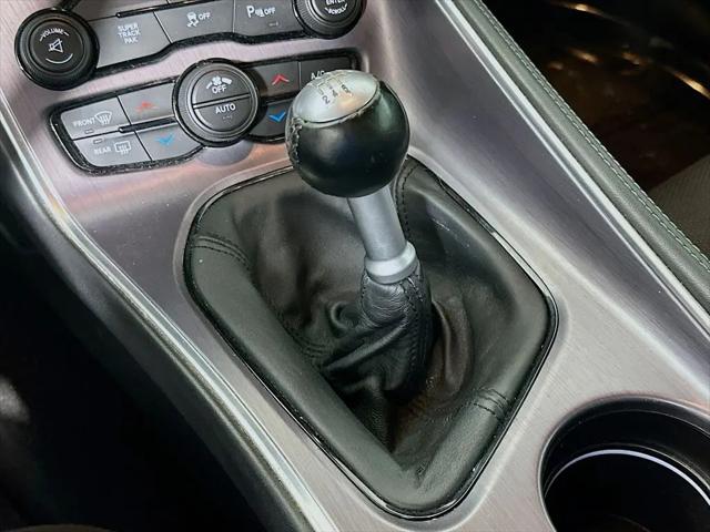 2016 Dodge Challenger R/T Shaker