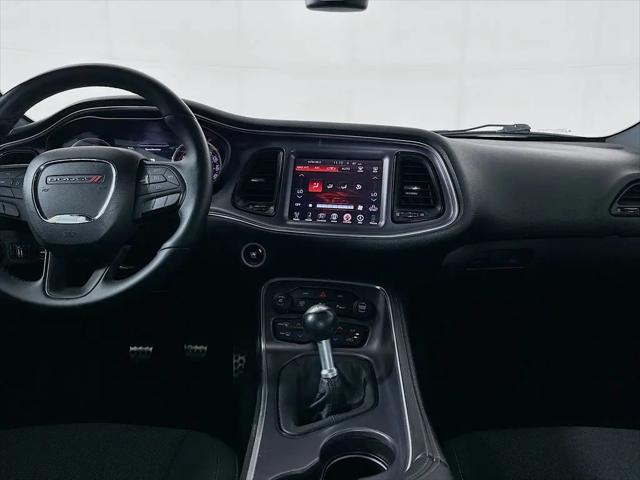 2016 Dodge Challenger R/T Shaker