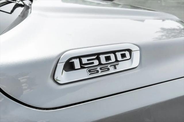 2025 Ram 1500 Laramie Crew Cab 4x4 5'7" Box