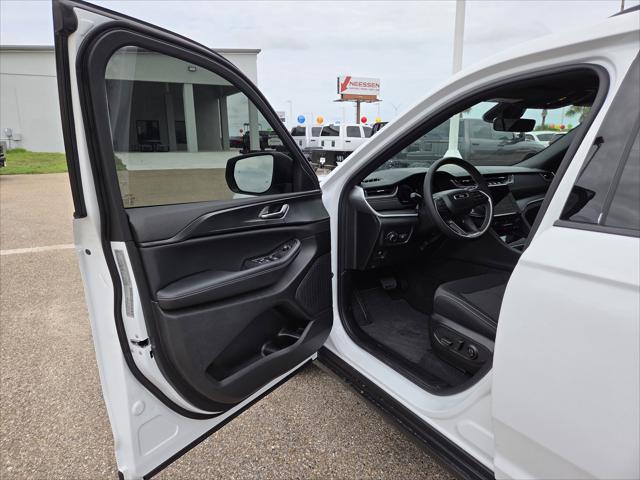 2026 Jeep Grand Cherokee L Laredo 4x4