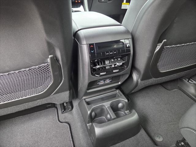 2026 Jeep Grand Cherokee L Laredo 4x4