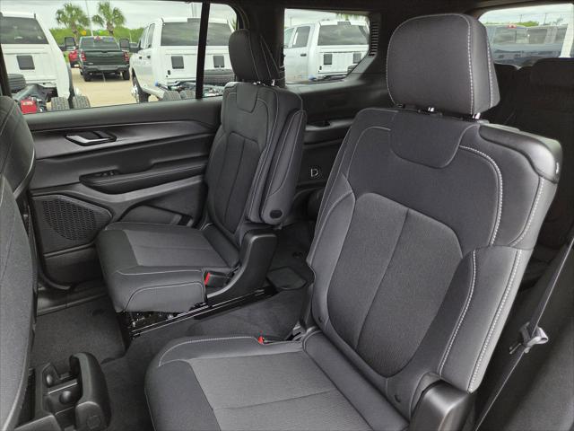 2026 Jeep Grand Cherokee L Laredo 4x4
