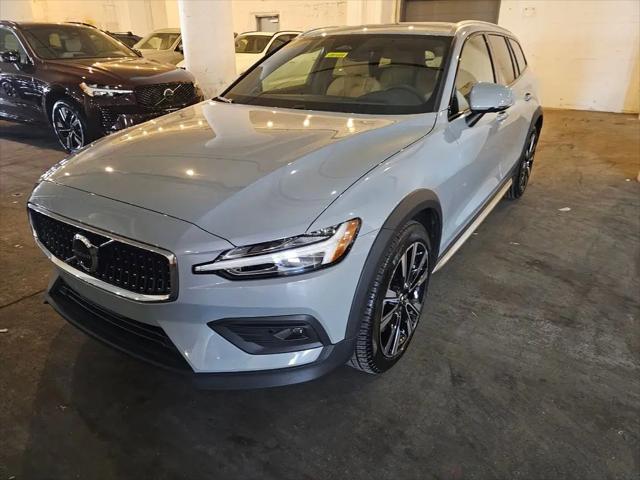2025 Volvo V60 Cross Country Ultra, B5 AWD Gas mild hybrid for sale in Brooklyn, NY