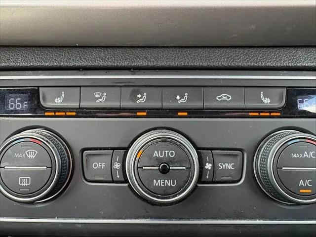 2020 Volkswagen Atlas Cross Sport 3.6L V6 SE w/Technology R-Line