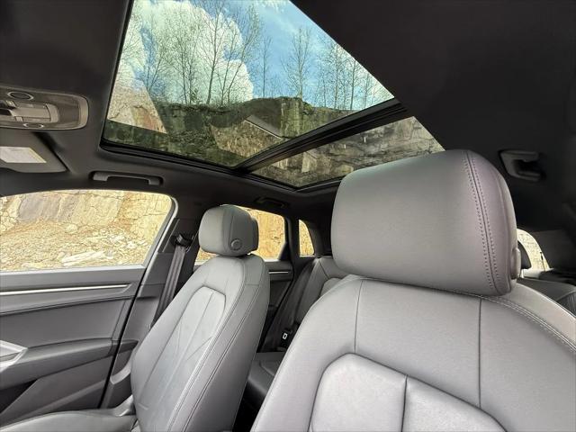 2025 Audi Q3 Premium 45 TFSI S line quattro Tiptronic