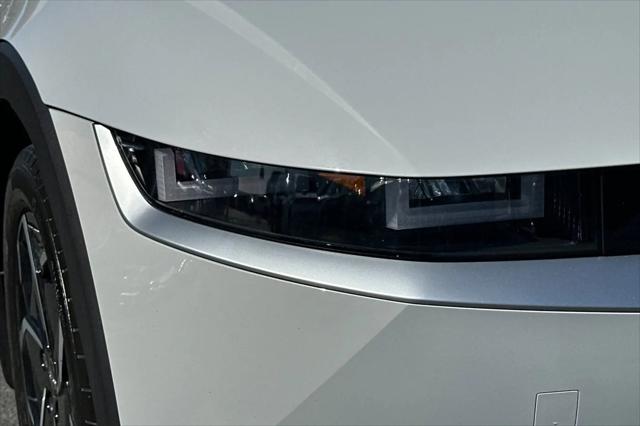 2024 Hyundai IONIQ 5 SE Standard Range
