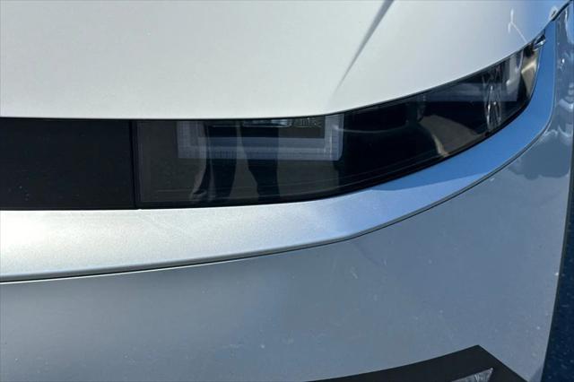 2024 Hyundai IONIQ 5 SE Standard Range