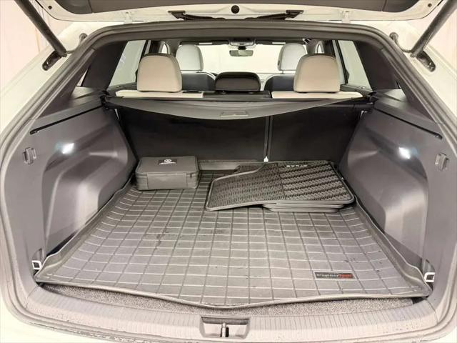 2024 Volkswagen Atlas Cross Sport 2.0T SEL Premium R-Line