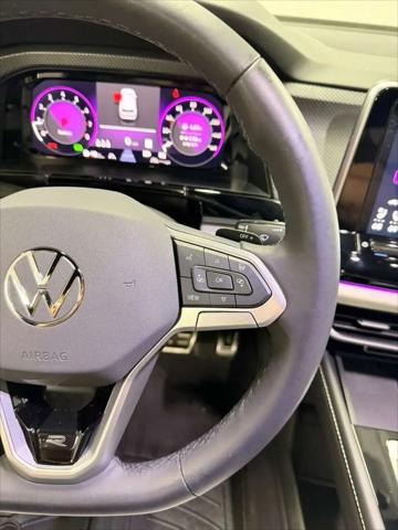 2024 Volkswagen Atlas Cross Sport 2.0T SEL Premium R-Line