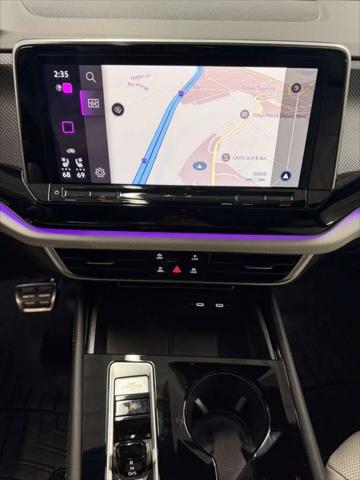 2024 Volkswagen Atlas Cross Sport 2.0T SEL Premium R-Line