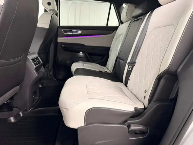 2024 Volkswagen Atlas Cross Sport 2.0T SEL Premium R-Line