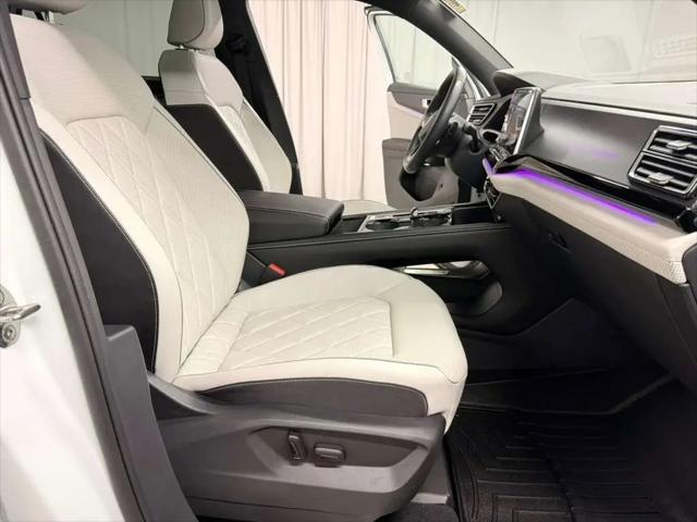 2024 Volkswagen Atlas Cross Sport 2.0T SEL Premium R-Line