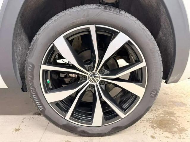 2024 Volkswagen Atlas Cross Sport 2.0T SEL Premium R-Line