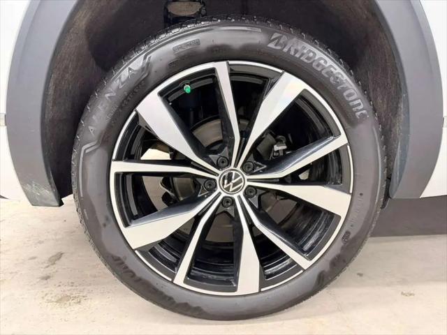 2024 Volkswagen Atlas Cross Sport 2.0T SEL Premium R-Line