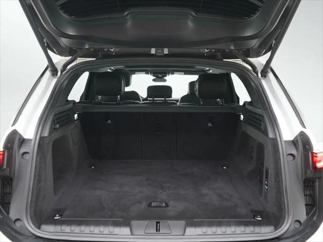 2025 Land Rover Range Rover Sport P360 SE