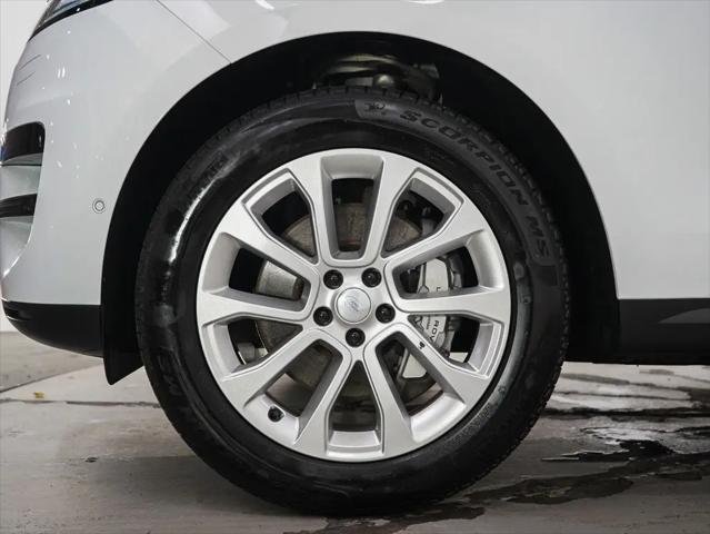 2025 Land Rover Range Rover Sport P360 SE