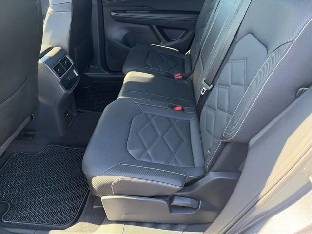 2024 Volkswagen Atlas Cross Sport 2.0T SE
