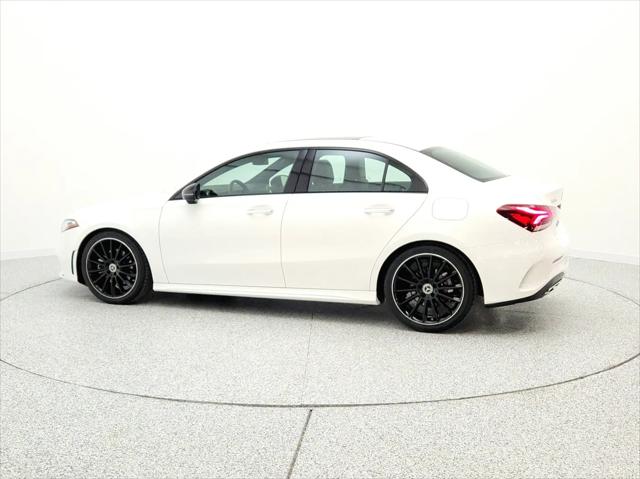2022 Mercedes-Benz A 220 A 220