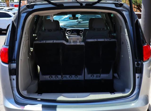 2021 Chrysler Voyager LXI