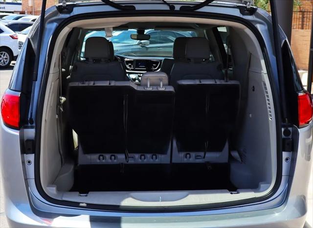2021 Chrysler Voyager LXI