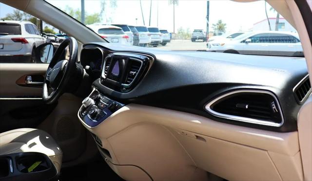 2021 Chrysler Voyager LXI