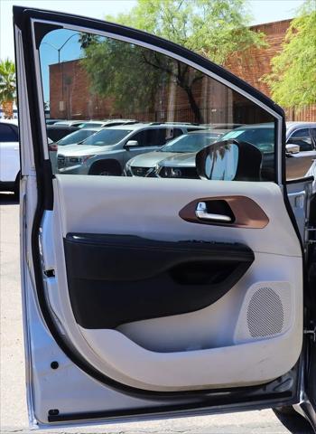 2021 Chrysler Voyager LXI