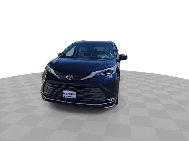 2025 Toyota Sienna Platinum