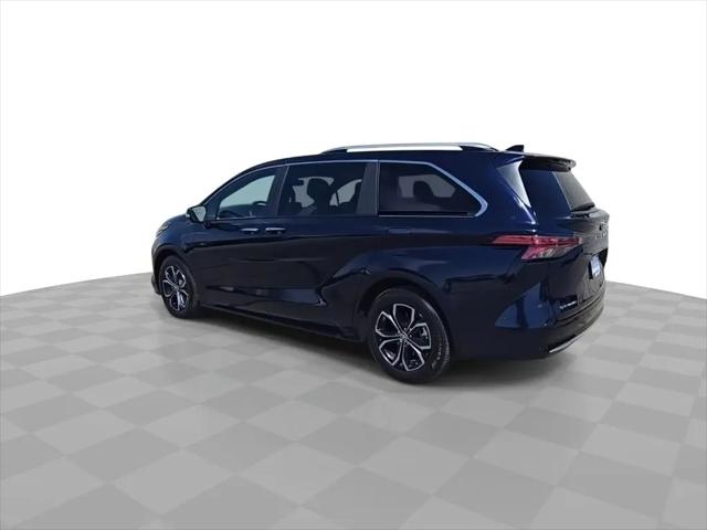 2025 Toyota Sienna Platinum