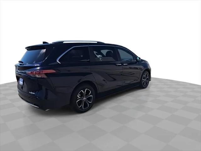 2025 Toyota Sienna Platinum