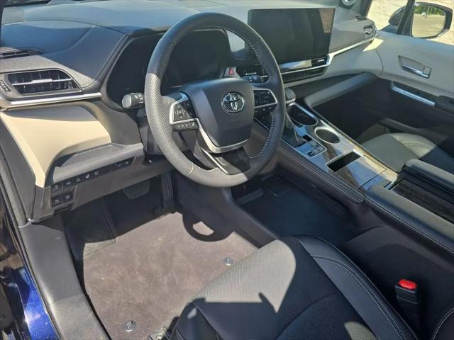 2025 Toyota Sienna Platinum