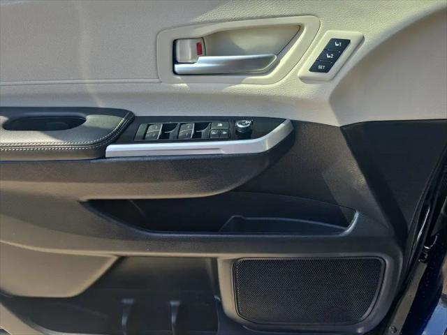 2025 Toyota Sienna Platinum