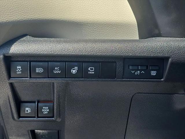 2025 Toyota Sienna Platinum