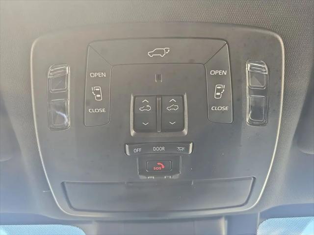 2025 Toyota Sienna Platinum