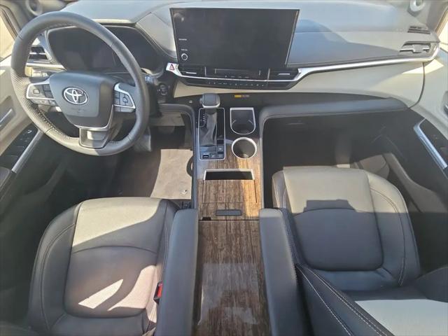 2025 Toyota Sienna Platinum