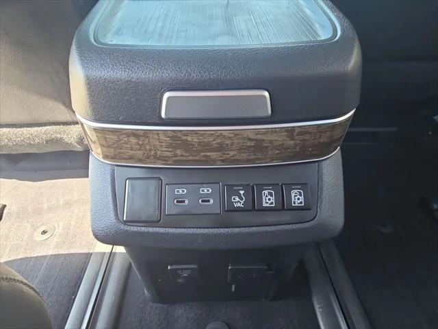 2025 Toyota Sienna Platinum