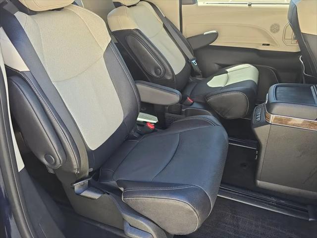 2025 Toyota Sienna Platinum