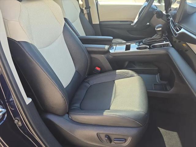 2025 Toyota Sienna Platinum