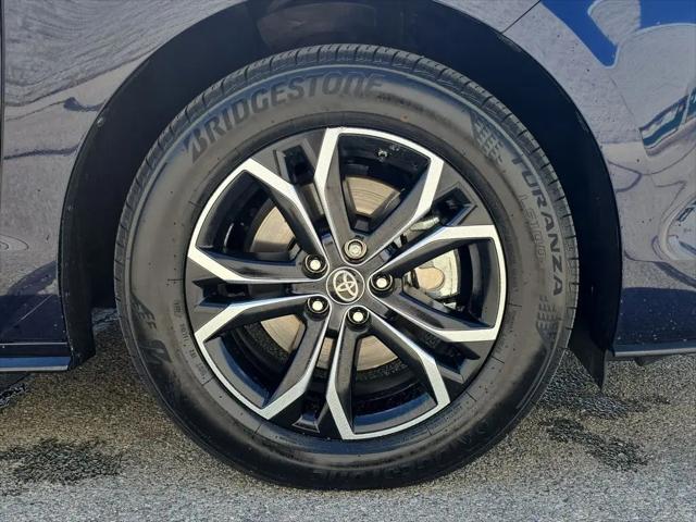 2025 Toyota Sienna Platinum
