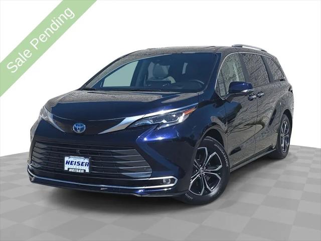 2025 Toyota Sienna Platinum for sale in Milwaukee, WI