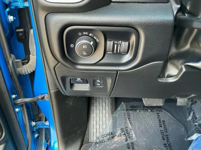 2025 Ram 1500 Big Horn Crew Cab 4x4 5'7" Box