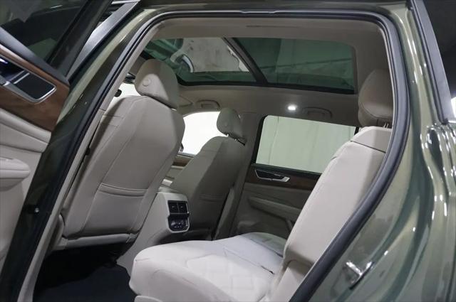 2026 Volkswagen Atlas SE with Technology