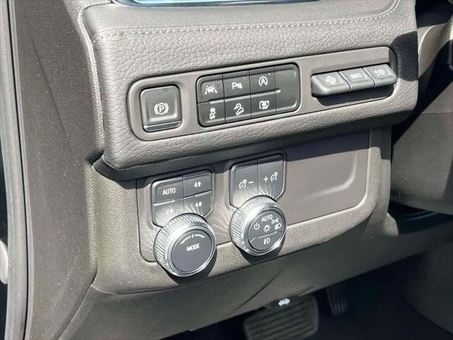 2023 GMC Yukon XL 4WD Denali
